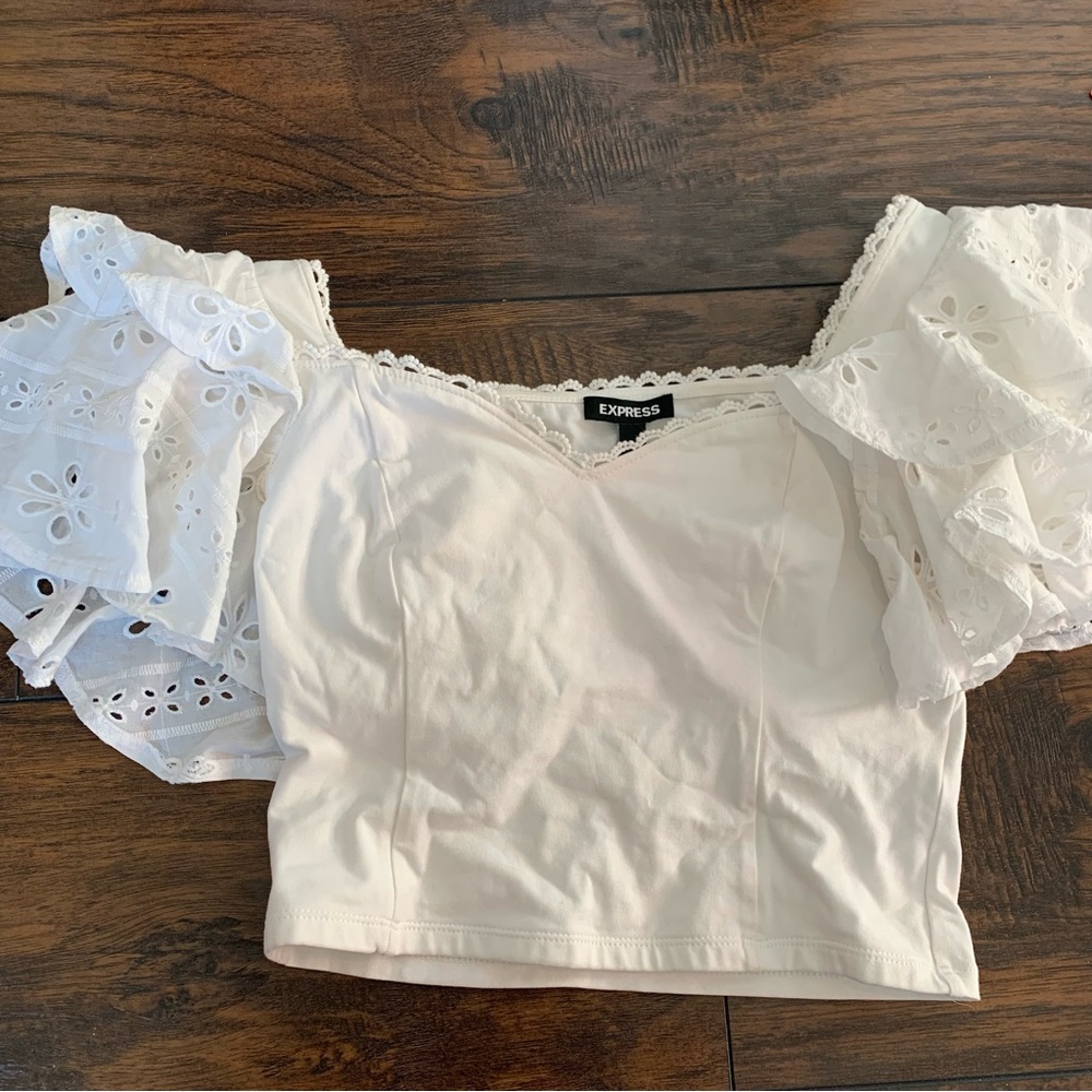 Express | NWT White Cropped Ruffle Sleeve top XS